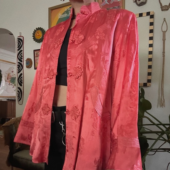 Vintage Chinese silk jacket w/ knot buttons, pockets & shoulder pads - Picture 1 of 4